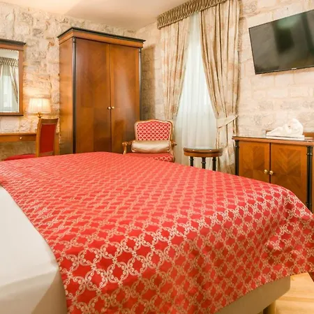 Judita Palace Heritage מלון ספליט